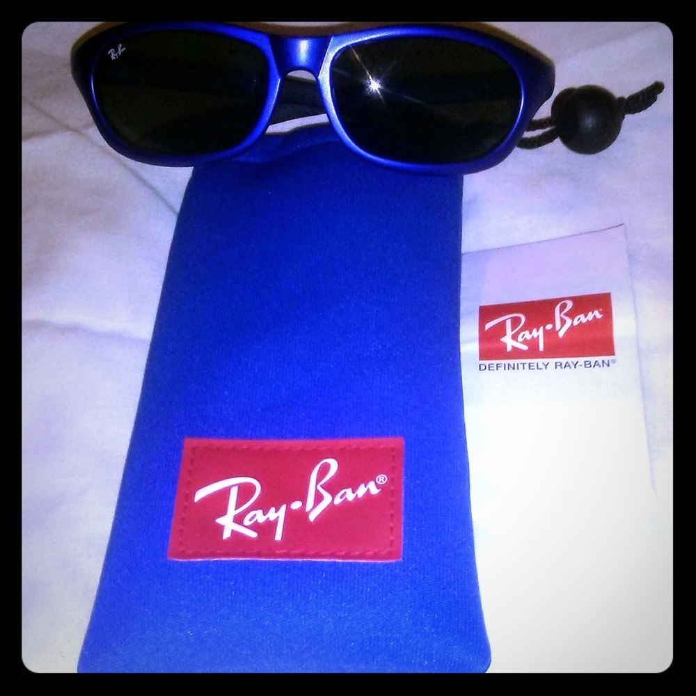 Brand New Ray-Ban Kids Sunglasses W/ Cloth Case